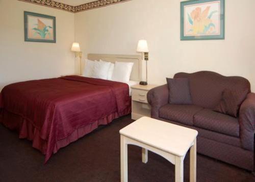 Quality Inn Alachua - Gainesville Area Room photo